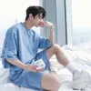Herrspårar koreanska mode man solid t -shirt shorts två stycken uppsättningar sommar ungdomskläder för män avslappnad kort set japan streetwear 230427