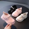 Stövlar Little Baby Girls Artificial Pu Princess Shoes Fashion Pearl Knit Stitching Slipon Flat för småbarn 231127