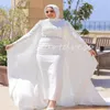 Luxo strass vestido de casamento muçulmano com capa elegante cristal puro branco muçulmano país vestido de noiva manga longa dubai noiva vestidos de novia plus size 2024