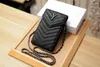 CC Nya kvinnors lyxiga mobiltelefonpåse designer mode väska fällbar kortväska koppling myntpåse topp designer passväska ren läderväska