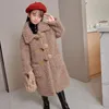 Jackor 2023 Autumn Winter Kids Girls Warm Tjock Loose Wool Jacket Lång kappa Barn Kläder Korean Fashion Fleece Overcoat Q13