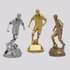 Dekorativa föremål Figurer Harts Fotbollsspelare Trophy Staty Soccer Home Office Desk Decoration Fan Gift Souvenir Gold Silver Bronze 231127