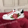 2023 novo top Hot Luxurys Designer sapatos casuais de couro de bezerro tênis moda senhora branco plataforma plana corredores treinadores para sapatos masculinos tênis