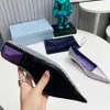 Top Quality Marca Slingbacks Moda Feminina Salto Baixo Sandálias de Designer de Luxo Cristal Decorativo Sapatos de Vestido Clássico Chinelos Casuais