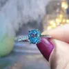 Anneaux de mariage Huitan Personnalité Bleu Zircon Cubique Bague pour Femmes Mode Contracté Conception Quotidienne Porter Partie De Luxe Bijoux En Gros 231128