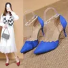 Sapatos de vestido primavera e verão sexy pérola corrente rasa stiletto all-match banquete camurça apontou toe sandálias femininas de salto baixo