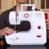 Maskiner Electric Sewing Machine Mini Portable Pedal Multifunktionella 16 Stygn med Night Light Handgjorda DIY Reparation Nybörjare Hushåll