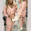 Pantaloni a due pezzi da donna 2023 Abiti da donna Collo a frutta rosa Abito slim fit Cappotto con cinturino Set Leggings stretti da donna