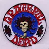 Tecknad accessoarer Grateful Dead Rock Band Badge Metal Broschkläder ryggsäck med musik söta anime filmer spel hårda emaljstift c dheuq