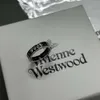 Projektant Viviene Westwoods Nowy viviennewestwood królowa matka emalia list Saturn Pierścień Prosty temperament Pierścień Qixi
