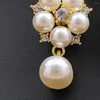 Комплект ожерелья и сережек, 1 комплект для невесты, искусственный жемчуг, цветок, стразы, элегантный роскошный гипоаллергенный висячий комплект для женщин и девочек