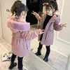 Set di abbigliamento Piumino in velluto peluche Ragazze Cappotto con cappuccio Capispalla invernale Adolescente Kid Parka Tuta da neve all'aperto Casual Cotone 2023 231128