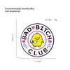 Accessoires de dessin animé Animaux mignons Bad Bitch Club Broche ronde créative Petit canard jaune Couteau de dessin animé Pin Badge Revers Étudiante F Dhp35