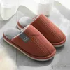 home shoes Zapatillas de casa de Invierno Antideslizantes Fondo Suave Suela de Felpa Gruesa Mujeres Zapatos de casa cálidos Dormitorio Interior Parejas Slidevaiduryd Plano