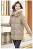 Trenchs de femmes Manteaux d'hiver Manteau Femmes Peluche et épaissie 2023 Vestes à capuche chaudes pour Parka Mujer Veste coréenne P37