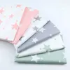 Couvertures d'emmaillotage en stock 12pcs / lot lit bébé berceau pare-chocs gardien bébé literie chevet protection anticollision barrière crique 231127