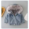 Chaquetas Baby Girl Deinm Chaqueta Invierno Niño Niños Piel sintética Con capucha Polar Abrigo de mezclilla cálido 1 10 años Niños Outwear grueso Abrigo 231128