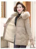 Trenchs de femmes Manteaux d'hiver Manteau Femmes Peluche et épaissie 2023 Vestes à capuche chaudes pour Parka Mujer Veste coréenne P37