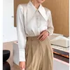 Damen Blusen Shirts Langarm Weiß Satin Bluse Damen Herbst Mode Lose Vintage Button Shirt Damen Kleidung Korean Chic Revers Bürodame Tops P230427