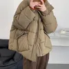 女性用トレンチコートHSTARワッフルスタンドカラープリーツダウンコットン厚いゆるい綿パッドジャケット冬の温かいパッド