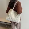 Sacos de noite Puffer Tote Bag para Mulheres Acolchoadas Ombro Acolchoado Inverno Designer Bolsa Feminina Grande Trabalho Shopper Down 2023 231128