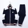 2023 Nya herrspårsdräkter Designer Mens Tracksuit Men Sweatsuits Långärmad klassisk modeficka Running Casual Man Clothes Outfits Pants Jacket Two Piece Two Piece