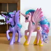 Figure militari 14 cm Arcobaleno Cartoon Unicorn Modello Ornamenti Giocattoli Anime Figure Doll Mini Decorazione cavallo per ragazze Regali di compleanno 231128