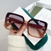 Desginer miui miui Box Flashing Pink Sunglasses для женщин. Высококачественные солнцезащитные очки для уличной фотографии для защиты от солнца и затенения.