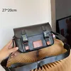 Unisex erkek messenger çantaları siyah evrak çantaları tasarımcı crossbody moda patchwork omuz çanta harfleri kasplar kapak çapraz gövde288k