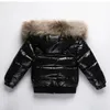 ダウンコート冬のダウンジャケットのための本物の毛皮の防水光沢のある光沢のある厚い暖かい男の子冬のアウターウェアコート1-8歳の子供パーカー衣装231129