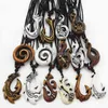 Cała część 15pcs mieszana hawajska biżuteria imitacja kość rzeźbiona NZ Maori Fish Hook Wisiant Naszyjnik Prezent Amulet MN542 2201274E
