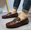 Äkta läder män casual skor lyx varumärke mens loafers mockasins andas slip på italienska körskor