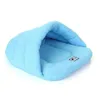 Canis Pens Pet Dog Cave Cama Grosso Lã Quente Soft Chinelo Forma Camas para Filhote de Cachorro Gatos Tenda Tapetes de Dormir Inverno Animais de Estimação Interior Triângulo Ninho 231129