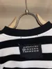 Kvinnor BLOUSES Fashion Mmsix Men's T-shirt 2023 Korean Designer Black White Stripe Sleeve Stitching Shirt Loose Long Tops