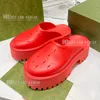 2023 designer sandalen slides damesslippers platform glijbaan in elkaar grijpende mannen Casual rubberen sliders dikke bodem platte hak sandaal g slipper luxe voor merk 35-44 hot