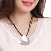 Colares de pendentes 2023 Produtos de tendência Colar Chokers de pescoço vintage com suspensão Jóias de fantasia de KPOP para correntes femininas