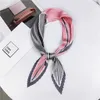 Halsdukar varm källa koreansk fashionabla veckade halsduk tryck blommig fyrkantig silkesclef för damer halsdukar foulard huvuddukar tjej kerchief j230428