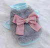 Dog Apparel Dogs and Cats Dress Vest Faux Fur Bow Design Pet Puppy Coat et Winter Clothing Outfitvaiduryd