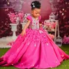 Luxe Fuchsia Fleur Filles Manches Courtes Boule Princesse Reine À Plusieurs Niveaux Satin Flowergirls Rehinestones Perlé Fait À La Main Petites Filles Robes De Fête D'anniversaire F008