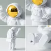 Obiekty dekoracyjne figurki 3PC Astronauta Figurki i księżycowe żywice statuy Pokój biurowy Prezent Prezentuje prezent chłopca 230428