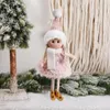 Décorations de Noël Robe en peluche rose Poupées Pendentifs Chapeau tricoté Père Noël Bonhomme de neige Ange Elk Drop Ornements Fête d'arbre de Noël 231128