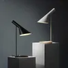 Lampadaires Arne Jacobsen Lampadaire Salon Studio Bed Side Replica lampe design lampe de table scandinave Noir Blanc lampadaire W0428
