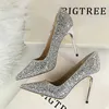 Sandały Kobiety Pumps Modne obcasy przyjęcie weselne Bling Kobiety na obcasie Brokat Kobiety Buty Buty Kobiety czerwony złoty szliftto 92191 J230428