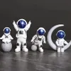 Dekorativa objekt Figurer Harts Astronaut Figur Staty Figurin Spaceman Sculpture Education Toy Toy Desktop Home Decoration Model for Kids Gift 231128