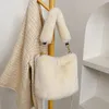 Sacs de soirée Autumnwinter pour femmes sac à main en peluche dame coréenne coréen mignon sac d'épaule en fourrure 231128