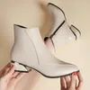 Boots Zipper Chaussures en caoutchouc pour femmes Boots-femme ronde orteil de luxe Designer Rain Rock Automne Low 2023 White Ladies Ankle Fashion Rom