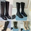 Classic Women Boots Christmas Designer bästsäljande långa stövlar Patent Cowhide Martin Boot Combat Motorcykelstövel