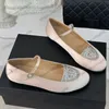 23SS Bayan Elbise Ayakkabı Tasarımcı Platform Topuklar Pompalar Mary Jane Ayakkabı Ayarlanabilir Ayak Bileği Toka Loafers Klasik Bale Ayakkabı Strass Leisure Ayakkabısı Toz Çantalarla