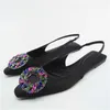 Nowe sandały Summer Black Flats Kappery Kobiety Śliczne błyszczące łuk moda na plażę buty bubowe swobodny sandał plus size 230406