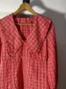 カジュアルドレスの女性ドレス2023秋と冬の製品赤い格子縞のフリルvネック